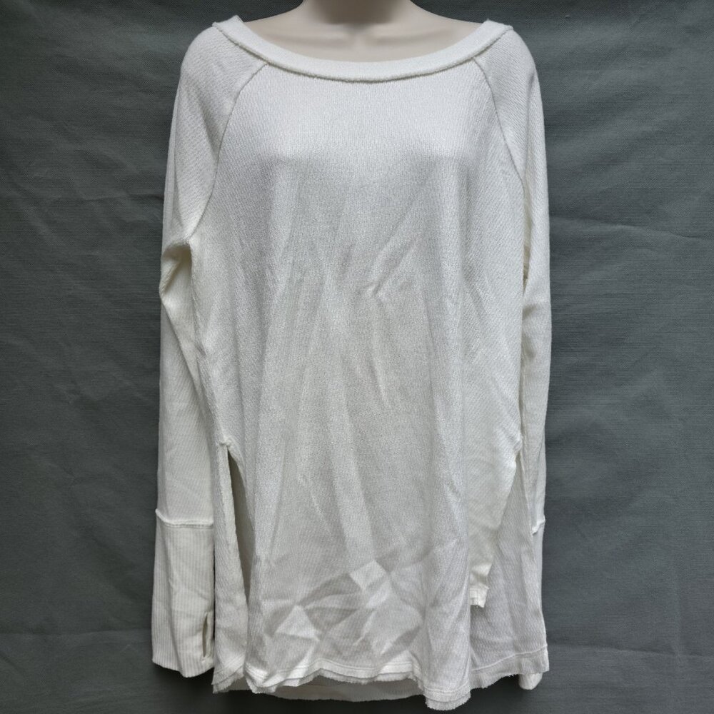 We The Free White Sweater Shirt Size Medium Textured Side Slits Boho Western